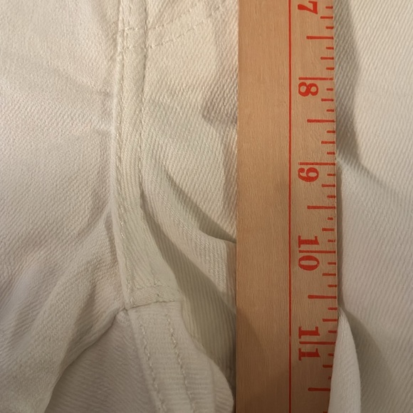 Levis, white Jean shorts, size 18,34, NWT - Picture 12 of 13